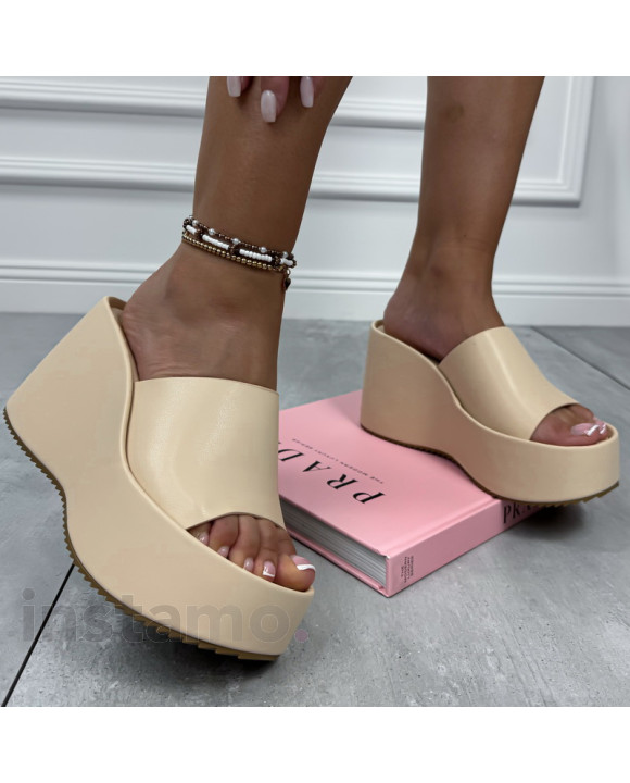 Béžové pantofle na platformě-319801-20