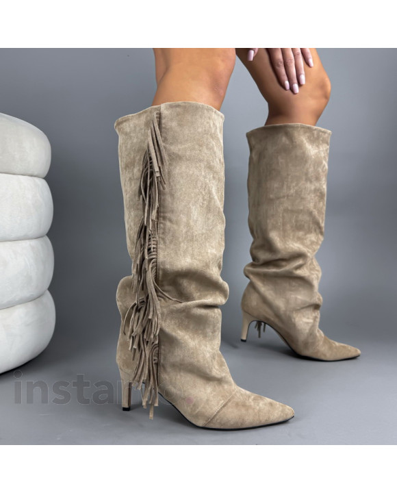 Hnědé semišové kozačky s třásněmi-323298-20