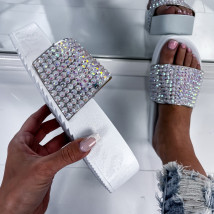 Bílé pantofle na platformě-285773-02