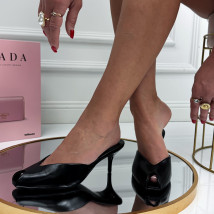 Černé pantofle na podpatku-326943-02