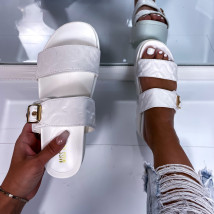 Bílé pantofle na platformě-267382-013