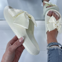 Bílé pantofle s mašlí-300079-05