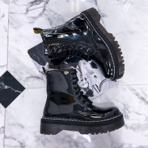 Černé lakované kotníkové boty-249898-019