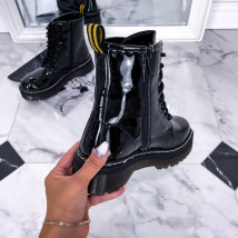 Černé lakované kotníkové boty-249898-019