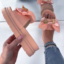 Růžové pantofle s ozdobou-298899-01