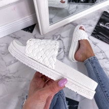 Bílé pantofle na platformě-237136-02