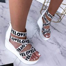 Bílé sandále na platformě-237683-01