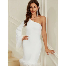 Bílé asymetrické šaty s kožešinkou-297517-04