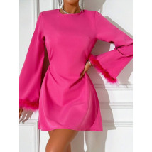 Efektní růžové šaty s pierkami-299254-01