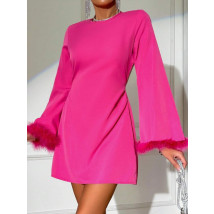 Efektní růžové šaty s pierkami-299254-01