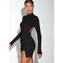 Černé šaty s odhalenými zády-295136-01