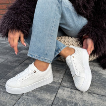 Bílé tenisky se vzorem-324313-03