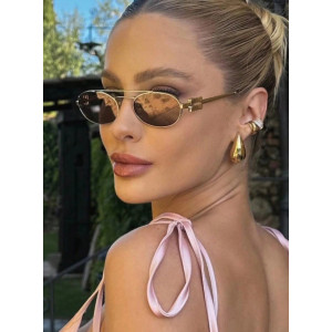 Černé sluneční brýle