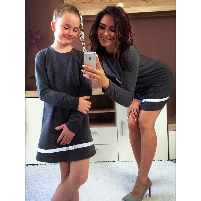 Tmavošedé bavlněné šaty pro dceru