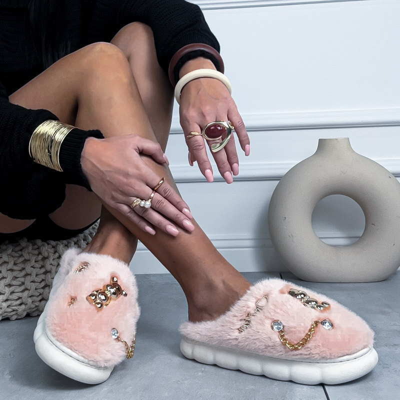 Růžové pantofle s kožešinkou