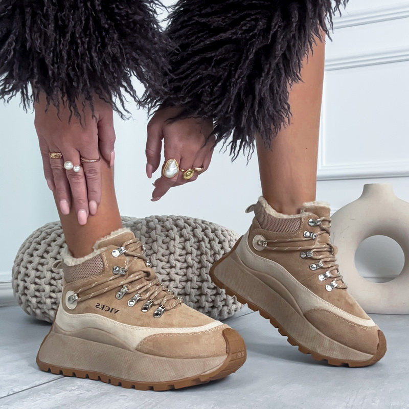 Světle hnědé zateplené tenisky