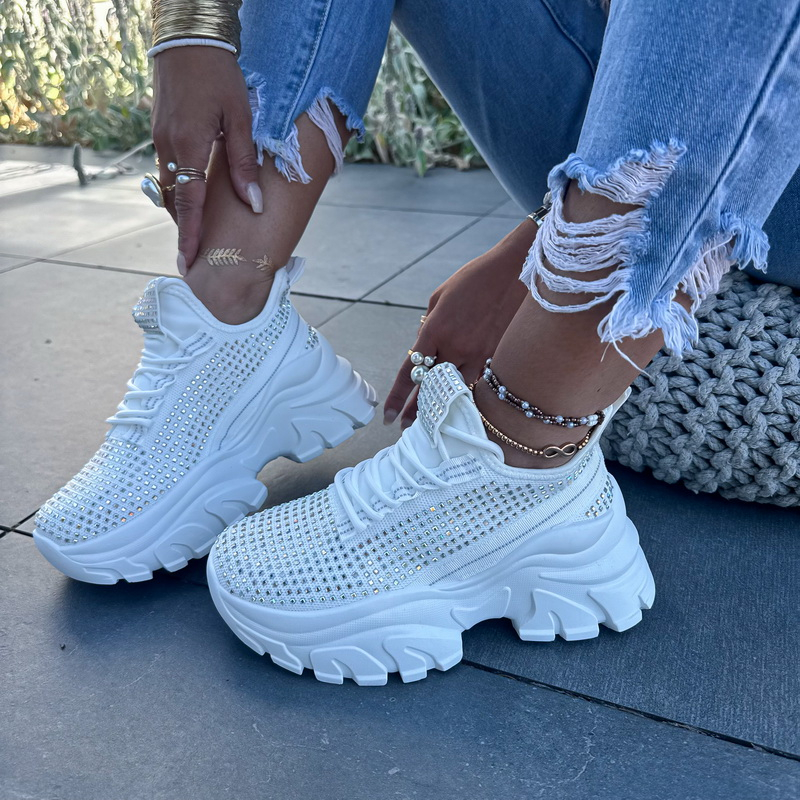 Bílé  tenisky s kamínky