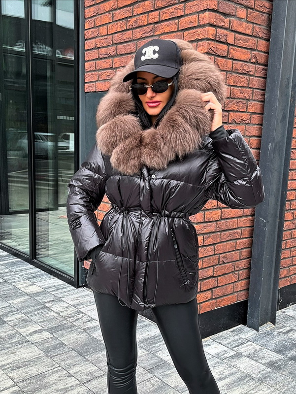 Černá krátká bunda s pravou kožešinou