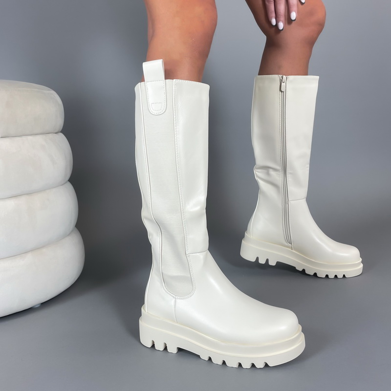 Béžové polokozačky