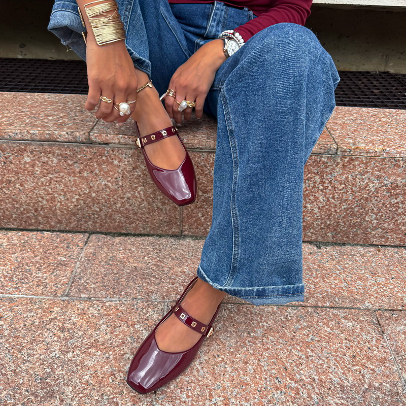 Vínové lakované  balerínky