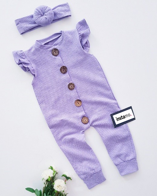Fialový overal s čelenkou