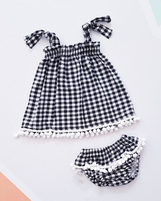 Kostkovaná letní souprava