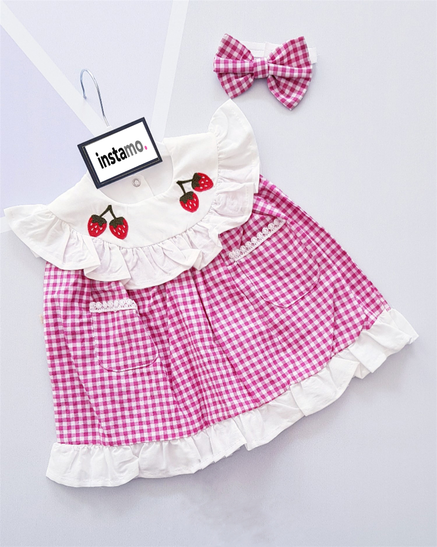 Kostkované šaty s čelenkou