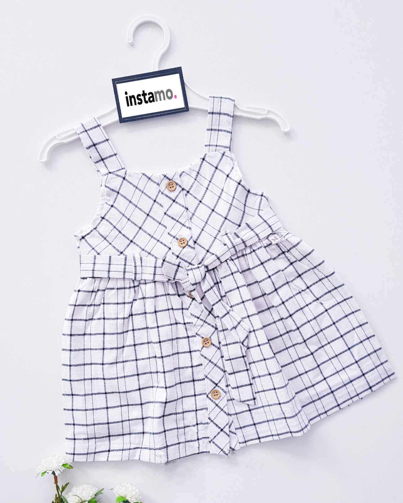 Bílé kostkované letní šaty