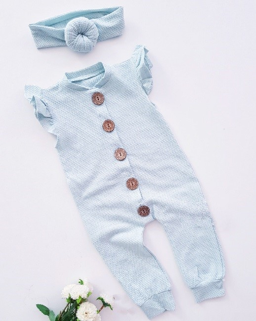 Zelený overal s čelenkou