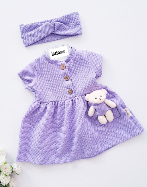Fialové letní šaty s medvídkem a čelenkou