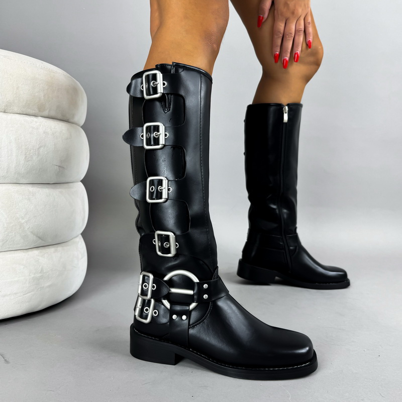 Černé vysoké kozačky s přezkami