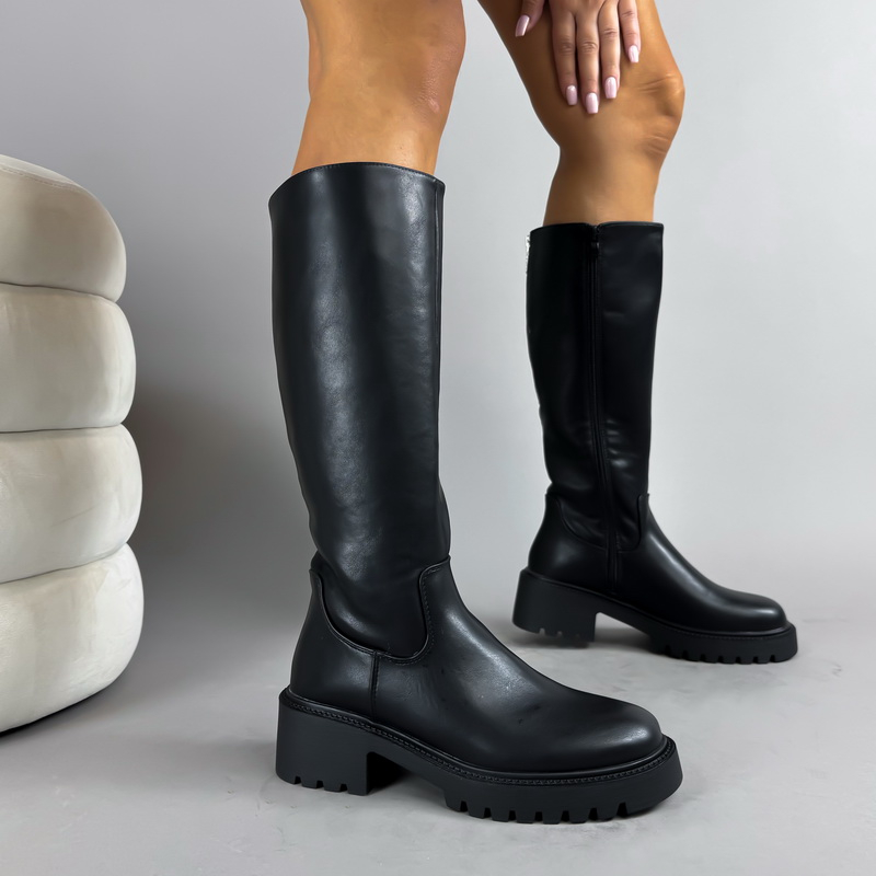 Černé vysoké kozačky