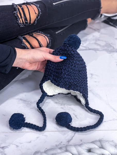 Tmavě modrá čepička