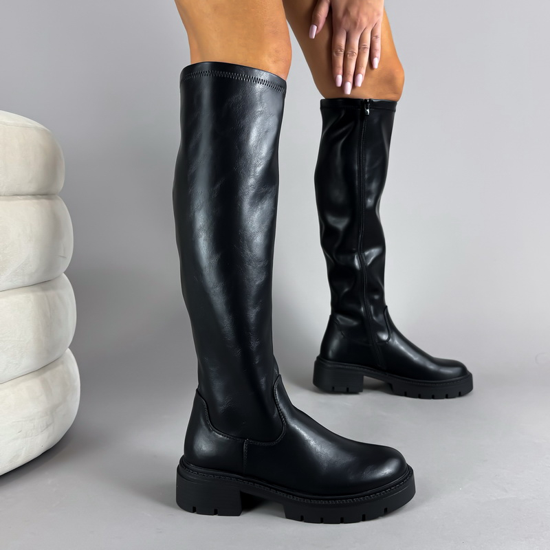 Černé vysoké kozačky