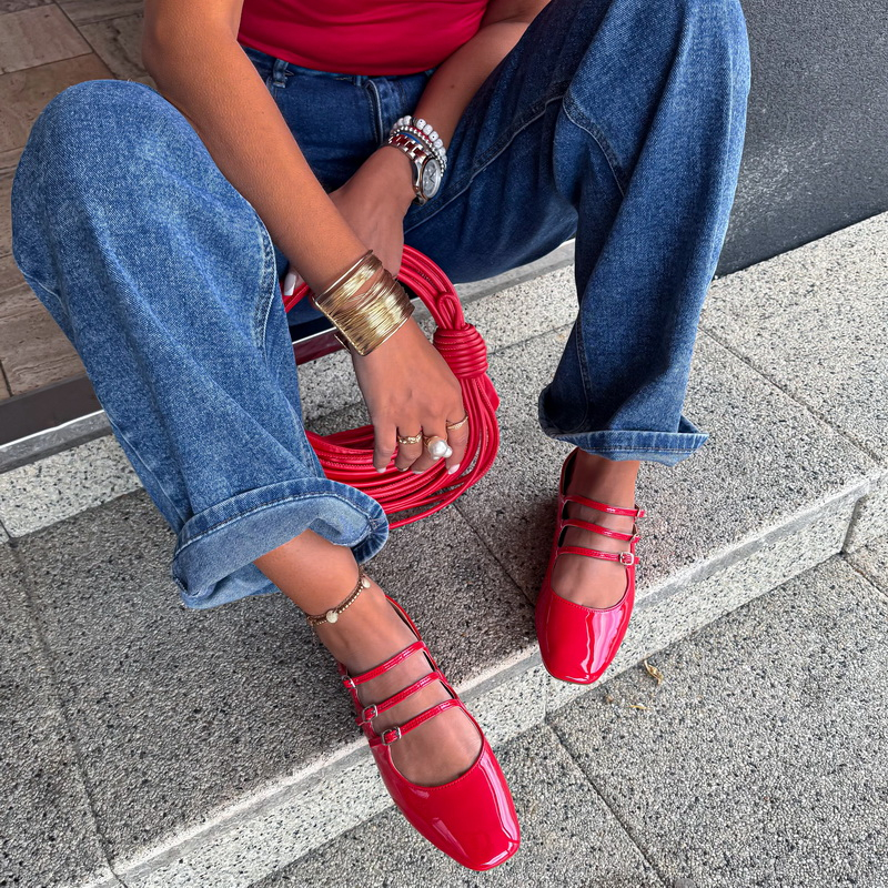 Červené lakované balerínky