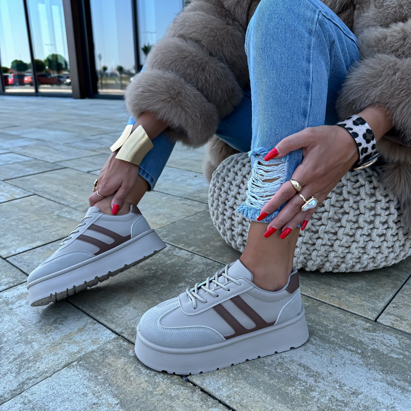 Světle hnědé tenisky